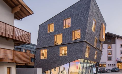 Projekt: Bürogebäude Ötztal Tourismus - Tip Top Fenster & Systeme - Verglasungen und Fenster aus Südtirol