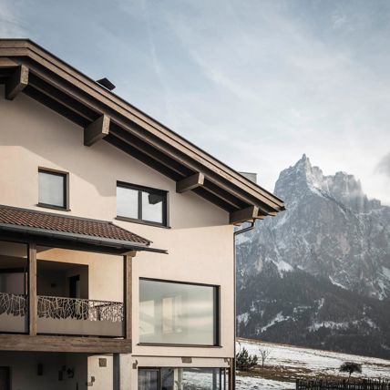 Projekt: Wohnhaus Kastelruth - Tip Top Fenster & Systeme - Fenster und Verglasungen aus Südtirol