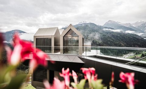 Projekt: Hotel Hubertus Heaven & Hell Olang - Tip Top Fenster & Systeme - Verglasungen und Fenster im Glas