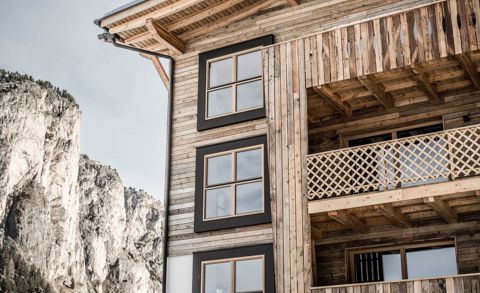 Projekt: Wohnhaus Gröden - Tip Top Fenster & Systeme - Türen und Fenster mit Sprossen aus Südtirol