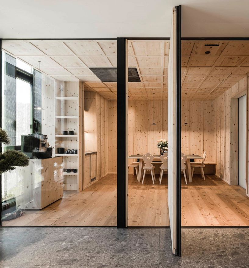 Haustür SWING im geöffneten Zustand