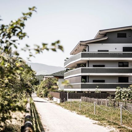 Projekt: Wohnhaus Bruneck - Tip Top Fenster & Systeme - Fenster, Verglasungen und Beschattungssysteme aus Südtirol