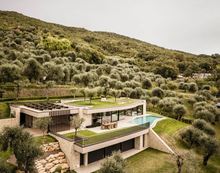 Projekt: Villa am Gardasee - Tip Top Fenster & Systeme - Fenster und Verglasungen aus Südtirol