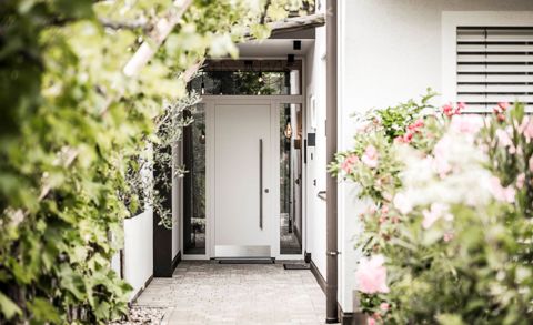 Projekt: Wohnhaus Lana - Tip Top Fenster & Systeme - Türen und Fenster mit Sprossen aus Südtirol