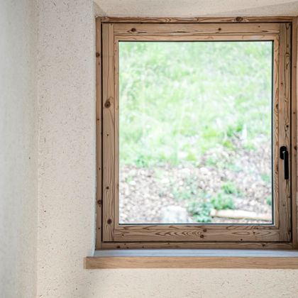 Holzfenster Topline Design 80 mit Fensterbank innen